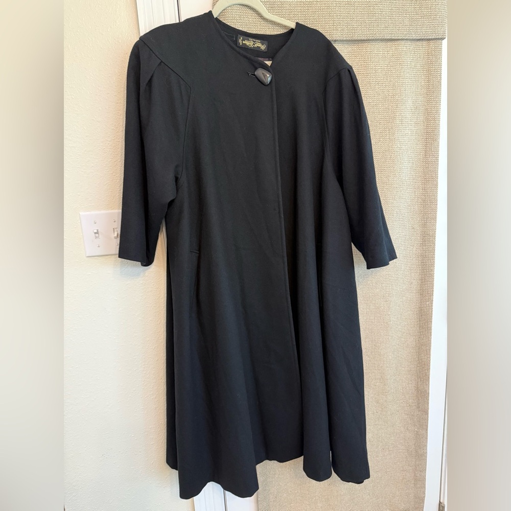 Vintage Elegant Fashions wool women's coat - read